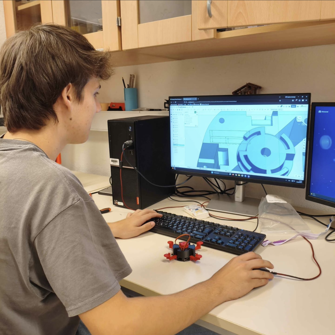 Naš CanSat počasi nastaja